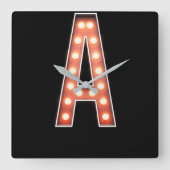 マーキーのライトをモノグラムする スクエア壁時計 (正面)