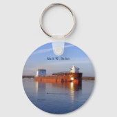 マーク・W・バーカーのメタルキーチェーン キーホルダー (裏面)