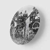 マーセル(d.1903)およびルイ(1877-1944年の)ルノーのdriv ラウンド壁時計 (傾斜)