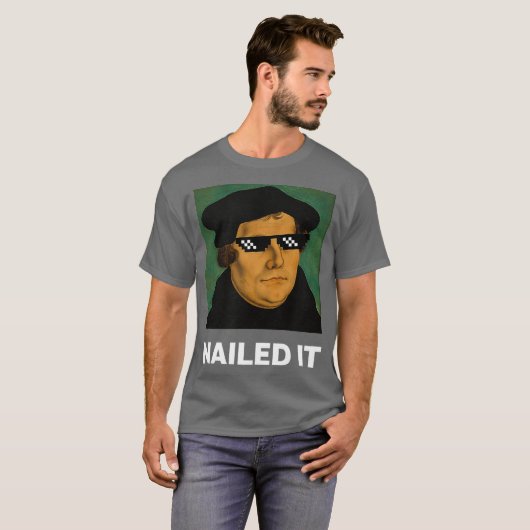 マーチンおもしろい・ルーサーがサングラスを釘付け Tシャツ (正面フル)