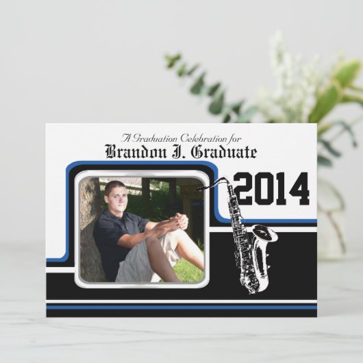 マーチングバンドサクソフォン卒業写真ブルー 招待状 (スタンド正面)