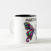 マーチ女の子彼女は私はストームバタフライの背中にささやいた ツートーンマグカップ (正面左)