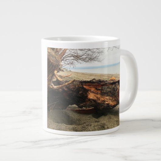 マーフィーがマグカップを覗く ジャンボコーヒーマグカップ (正面右)