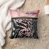 マーブルピンクシックタイガーサファリプリント パーソナライズされた クッション (ブランケット)