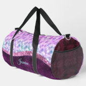 マーメイドスキンピンクシルバーフェイクグリッターモノグラム ダッフルバッグ (右コーナー)