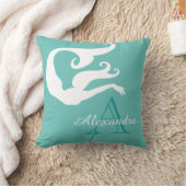 マーメイドパーソナライズされたホワイトティール（緑がかった色）ブルーモノグラムのT クッション (ブランケット)