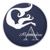 マーメイドパーソナライズされたホワイトネイビーブルーモノグラムの セラミックノブ (正面)