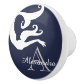 マーメイドパーソナライズされたホワイトネイビーブルーモノグラムの セラミックノブ (右)