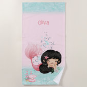 マーメイドピンクブルーダークヘアガールネームビーチタオル ビーチタオル (正面)