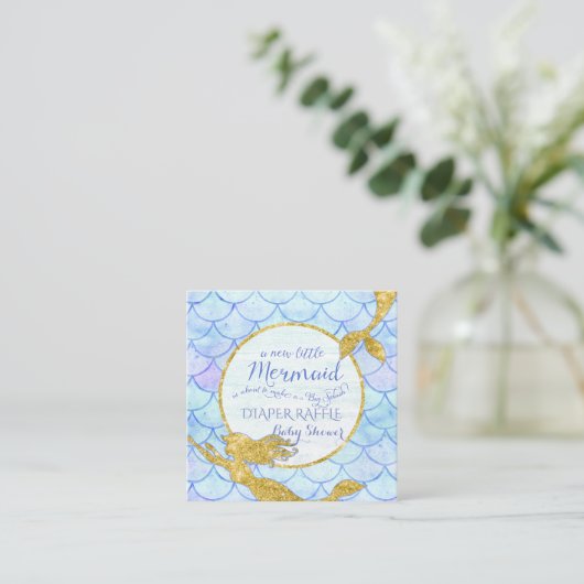 マーメイドベビーシャワーおむつラッフル金ゴールドグリッター エンクロージャーカード (スタンド正面)