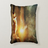 マーメイドムーンビーチと海ブラウングリーン金ゴールド アクセントクッション (正面(垂直))