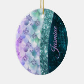 マーメイド皮膚ティール(緑がかった色)銀フェイクグリッターモノグラム セラミックオーナメント (右)