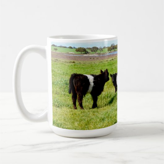 ミイラとベビーガロウェイ牛、コーヒーマグ コーヒーマグカップ (左)