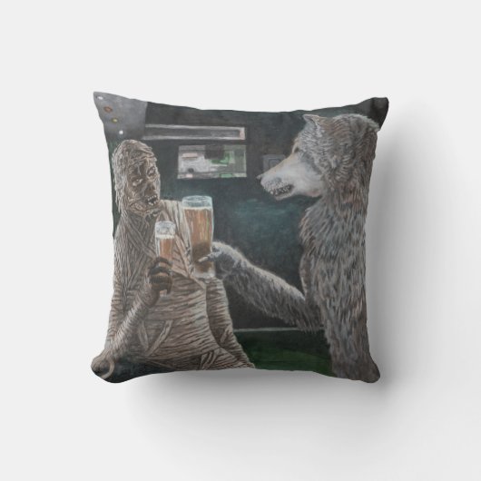 ミイラと人狼ビール装飾用クッション クッション (正面)