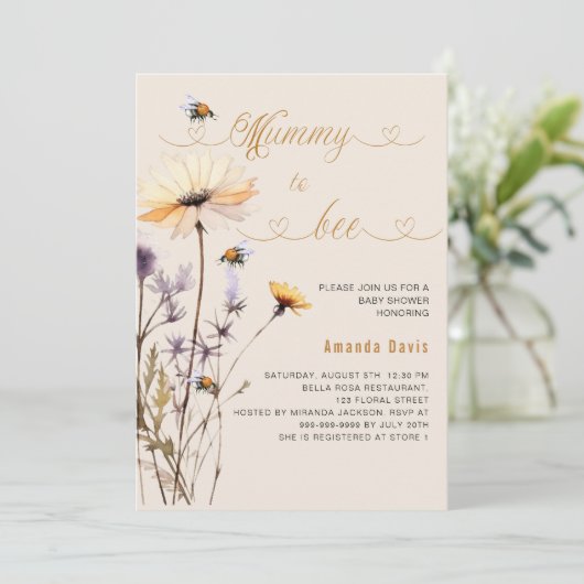 ミイラに野生の花の黄色のベージュの赤ちゃんシャワー 招待状 (スタンド正面)