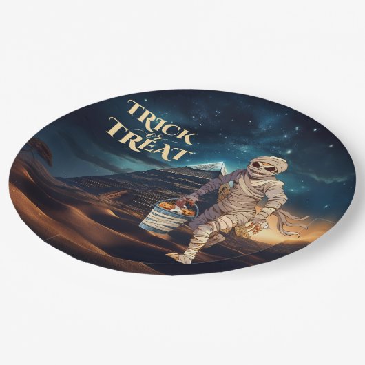 ミイラを扱うハロウィーントリック ペーパープレート (アングル)