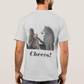 ミイラ及び狼人間飲むビールファンタジーの芸術のワイシャツ Tシャツ (裏面)