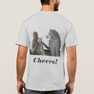 ミイラ及び狼人間飲むビールファンタジーの芸術のワイシャツ Tシャツ