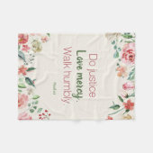 ミカー6:8ピンクとクリームフローラ水彩 フリースブランケット (正面(横))