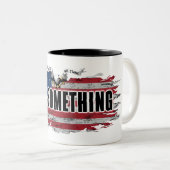 ミシェル・オバマ「何かをする」マグカップ ツートーンマグカップ (正面右)