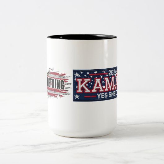 ミシェル・オバマ"何かをする" "彼女ができるYES"マグカップ ツートーンマグカップ (中央)