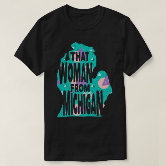 ミシガンの女性と一緒に立つ女性地図8 Tシャツ (デザイン正面)