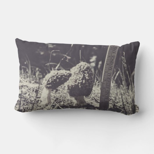 ミシガンモレルマッシュルーム、キノコ狩りデコール ランバークッション (裏面)