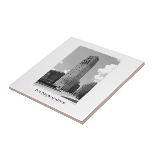 ミシガン大学クロックタワー タイル (側面)