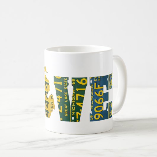 ミシガン州の愛によってリサイクルされるナンバープレートの芸術の地図のマグ コーヒーマグカップ (正面右)