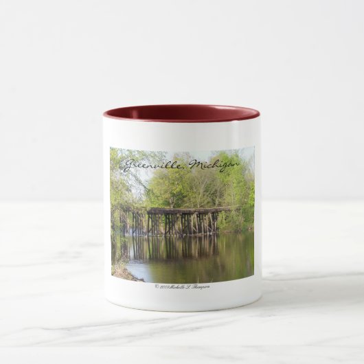 ミシガン州グリーンビル旧列車用マグ マグカップ (中央)