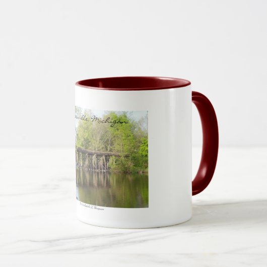 ミシガン州グリーンビル旧列車用マグ マグカップ (正面右)