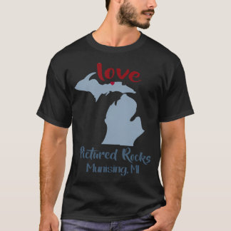 ミシガン州マニシングのピクチャード・ロックス アッパー半島LOVE Tシャツ