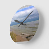 ミシガン湖の海岸、シーボイガン、WI ラウンド壁時計 (傾斜)