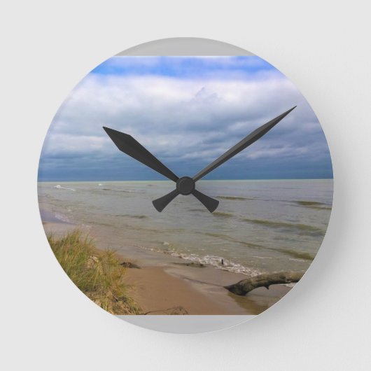 ミシガン湖の海岸、シーボイガン、WI ラウンド壁時計 (正面)