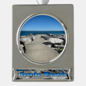 ミシガン湖ウィスコンシン州ケノシャ シルバープレートバナーオーナメント (正面)