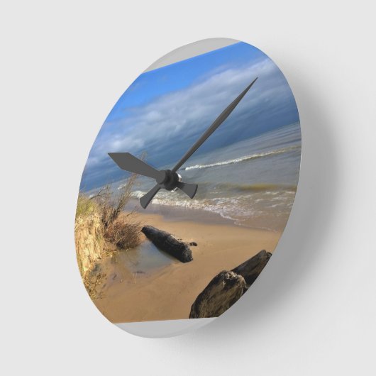 ミシガン湖、シボイガン、ウィスコンシン ラウンド壁時計 (傾斜)
