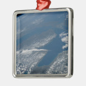 ミシガン湖、ヒューロン湖、ミシガン州。 メタルオーナメント (左)