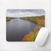 ミシシッピ川とミネアポリスの森の土手 マウスパッド (マウス)