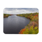 ミシシッピ川とミネアポリスの森の土手 マグネット (横)