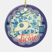 ミシンのヴィンテージの花のクリスマスのオーナメント セラミックオーナメント (裏面)