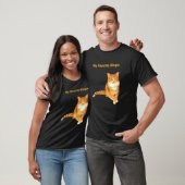 ミジンガお気に入りのーオレンジタブビー猫 Tシャツ (ユニセックス)