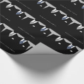 ミスターとミスター2人がタイズの服を着て結婚いる ラッピングペーパー (角)