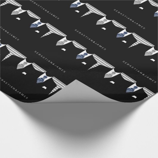 ミスターとミスター2人がタイズの服を着て結婚いる ラッピングペーパー (角)