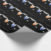 ミスターとミスター2人がタイズの服を着て結婚いる ラッピングペーパー (角)