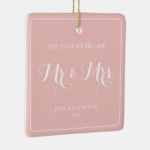 ミスター・アンド・ミセスシンプルズ・ミニマリスト・ピンク新婚カップル セラミックオーナメント (右)