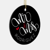 ミスター・アンド・ミセスパーソナライズされたズの結婚オーナメント セラミックオーナメント (右)