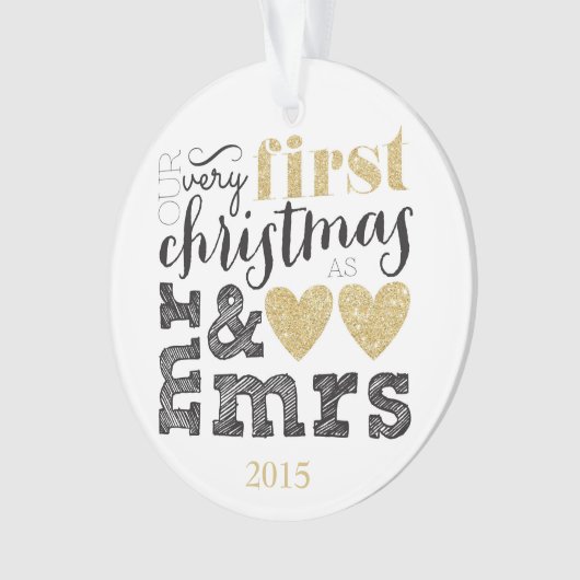 ミスター・アンド・ミセス・金ゴールド・オーナメントとしての私たちの初めてのクリスマス オーナメント (正面)