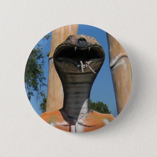 ミスター・スネーク赤コブラ頭…仏教地獄 缶バッジ (正面)