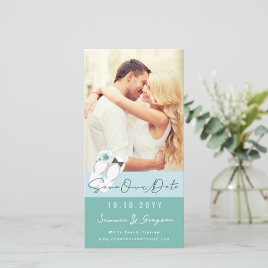 ミスター&ミセスビーチサンダルハイビスカスビーチ結婚式写真 セーブザデート (スタンド正面)