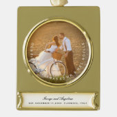 ミスター&ミセス初めてのクリスマスシンプル文字円写真 ゴールドプレートバナーオーナメント (正面)